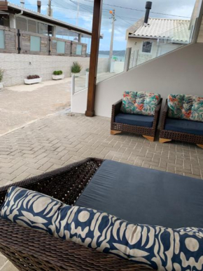 Casa pé na areia Ponta do Papagaio